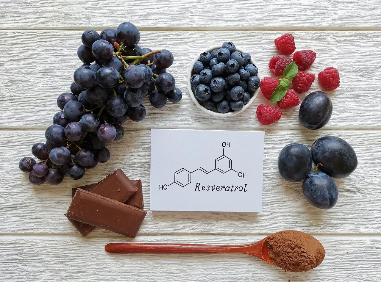 白藜蘆醇 (Resveratrol)
