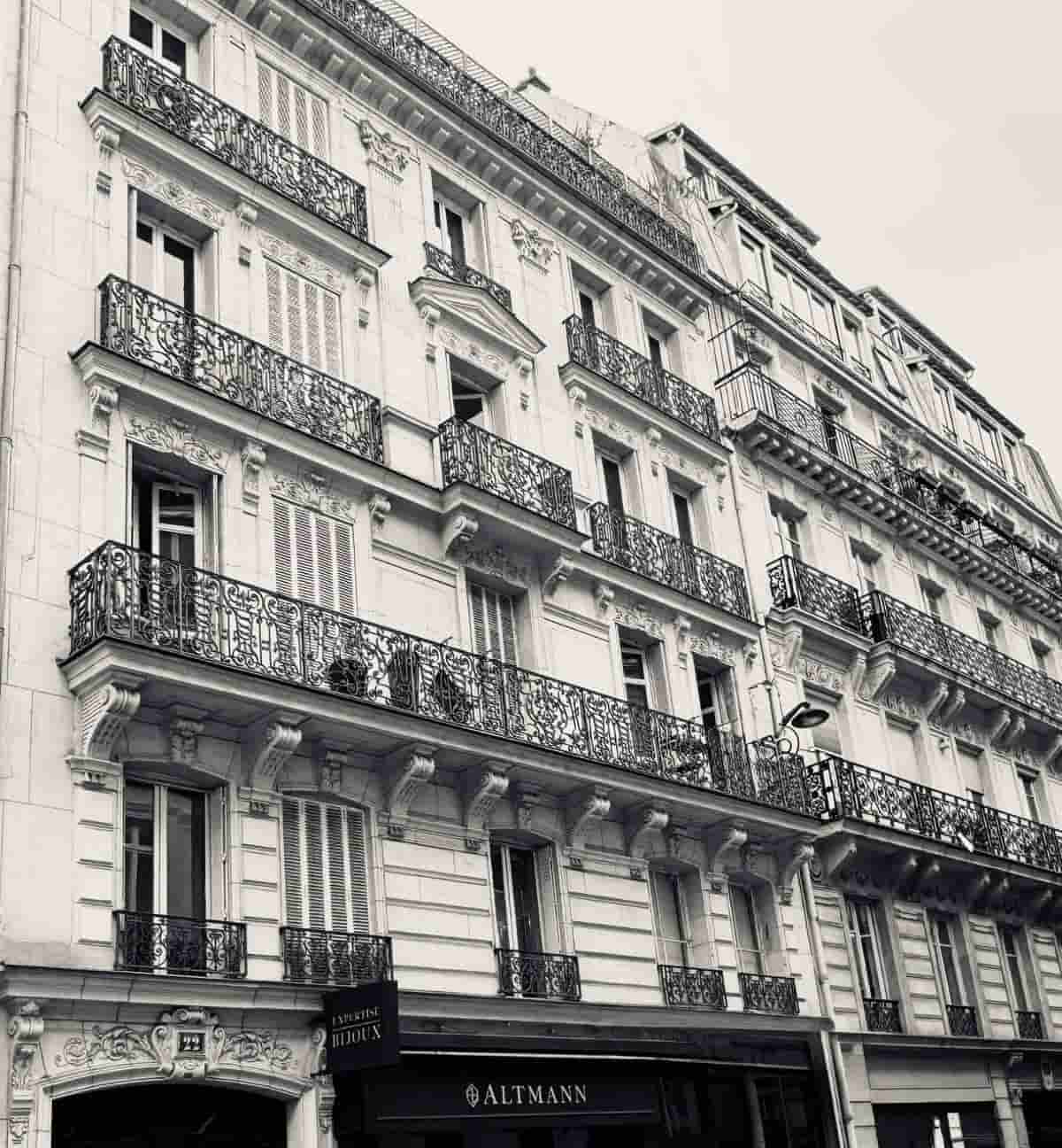 luxurious golden beige bedroom