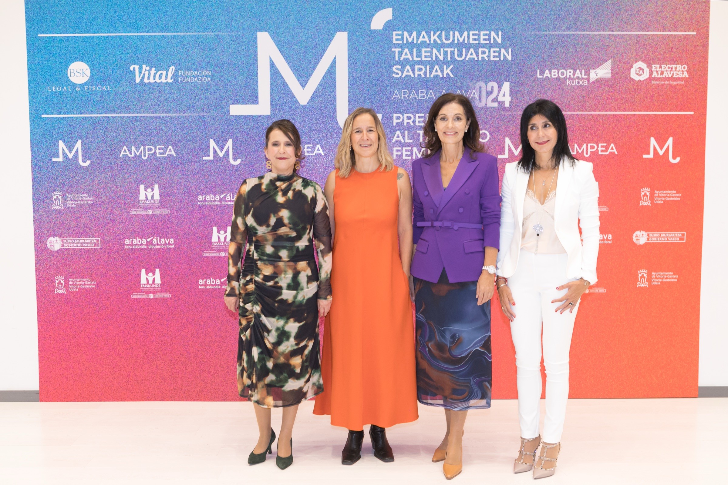 Elena Guede, Eva Silván, Mónica del Campo y Rosa María Río en el photocall de los Premios al Talento Femenino 2024, en el Palacio Europa