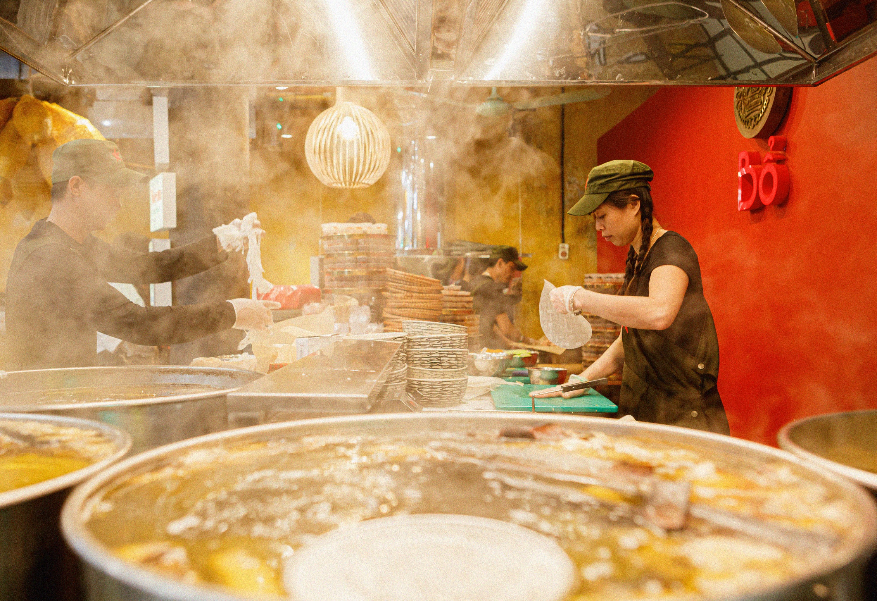 Batch.Works logo over a photo of a box of 3D printed objects