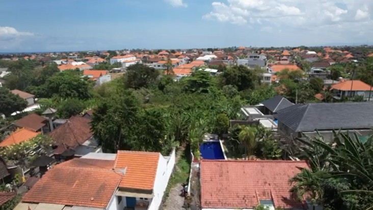 Land plot 2000 m² in Canggu, Batu Bolong, Leasehold