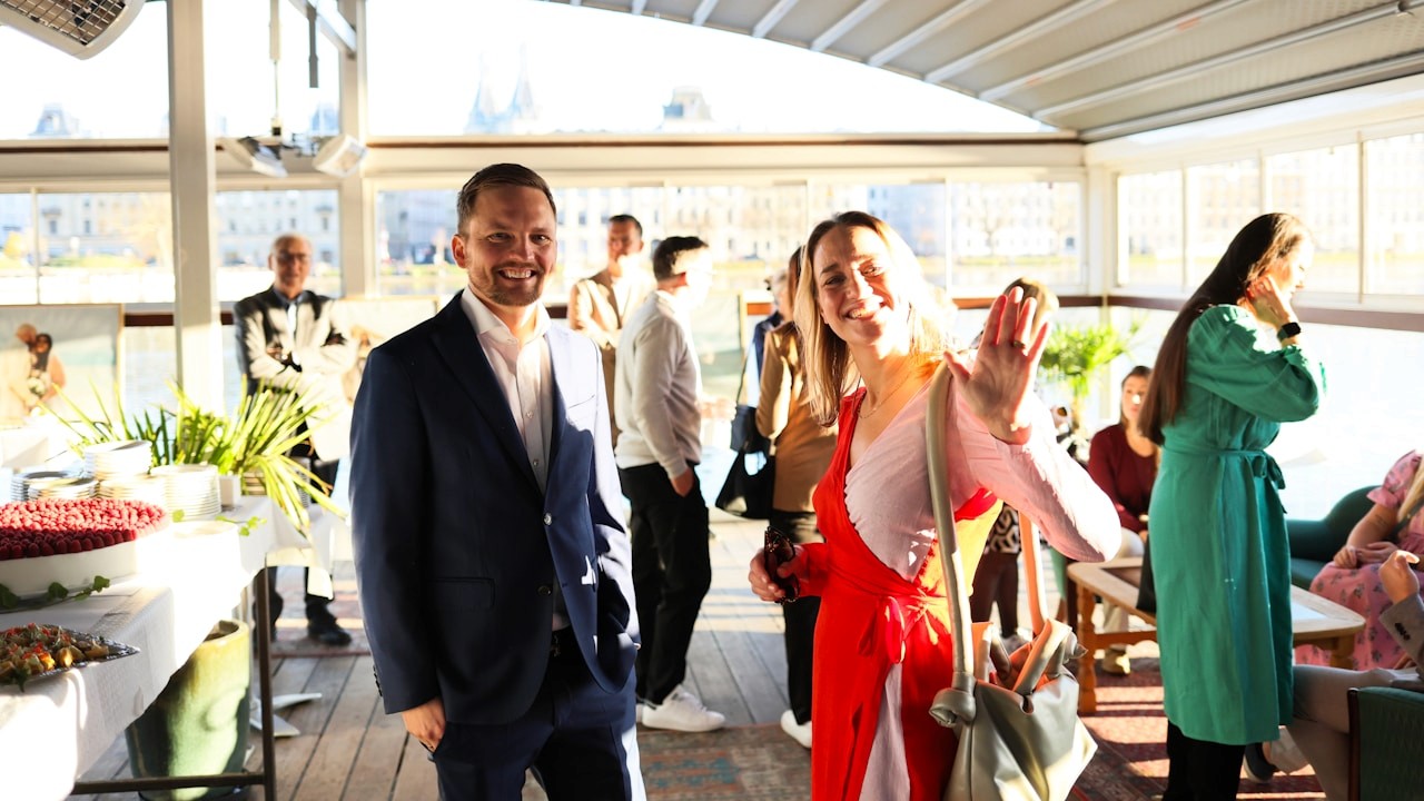 People mingling confidently at an outdoor social event | Photo by Filip Rankovic Grobgaard on Unsplash
