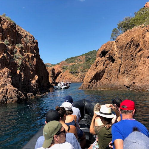 Kjente røde klipper, typisk landskap i Estérel