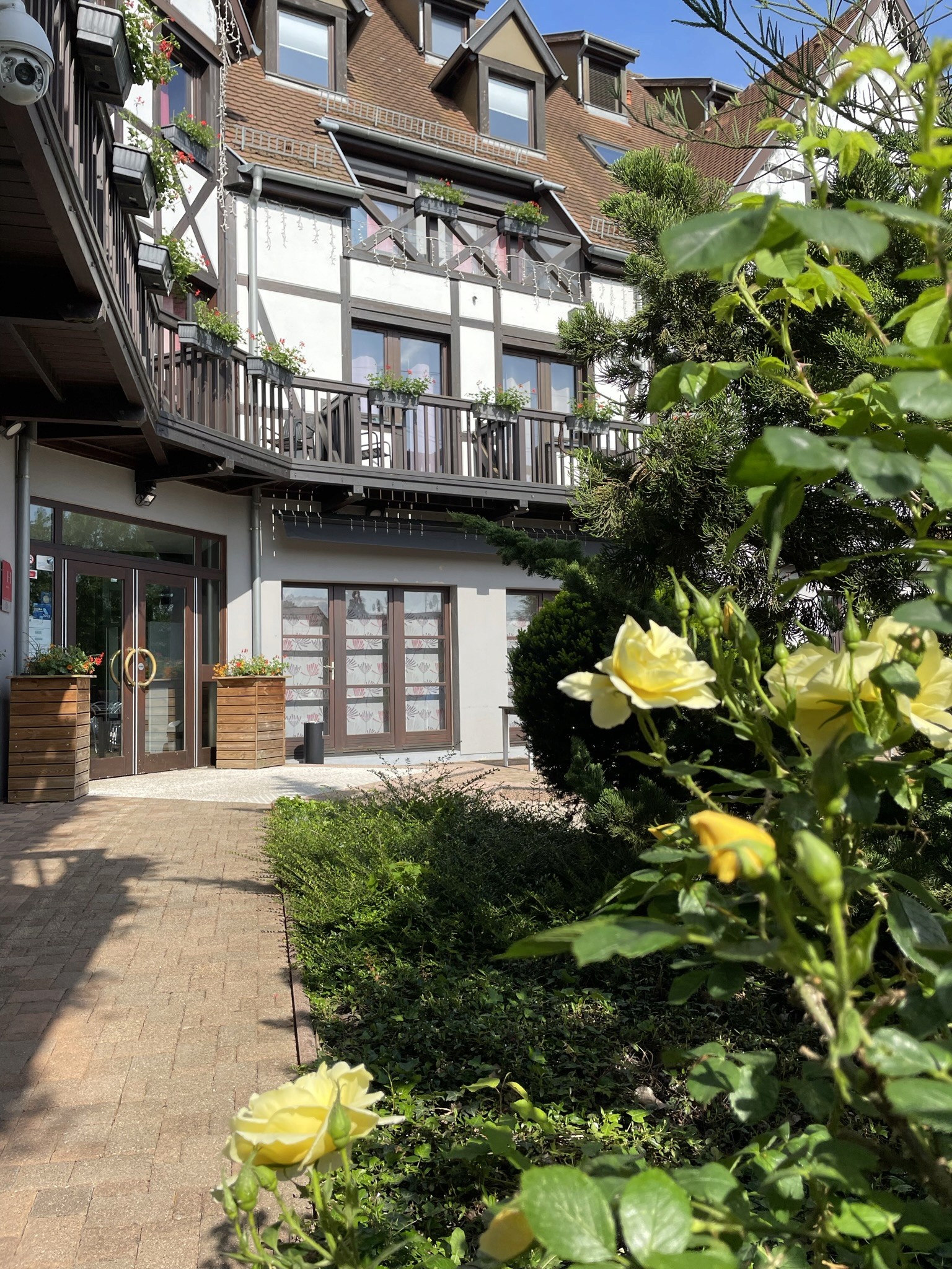 Vue extérieur de l'Hotel les Alisés à Lipsheim