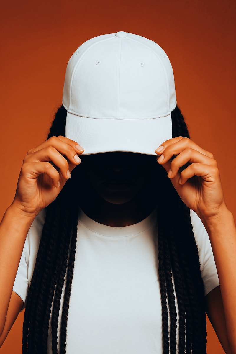 A lake surrounded by trees and a mountain