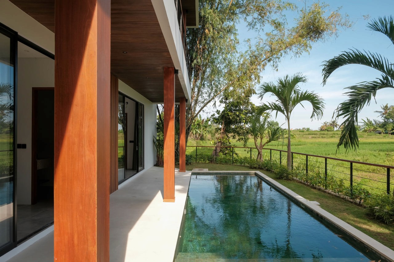 4-bedroom villa with rice field views in Kedungu