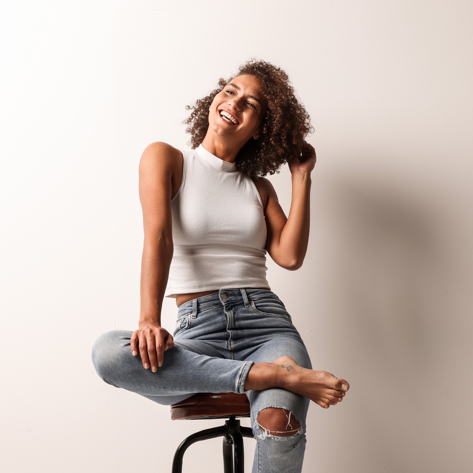 Maria lächelt fröhlich 