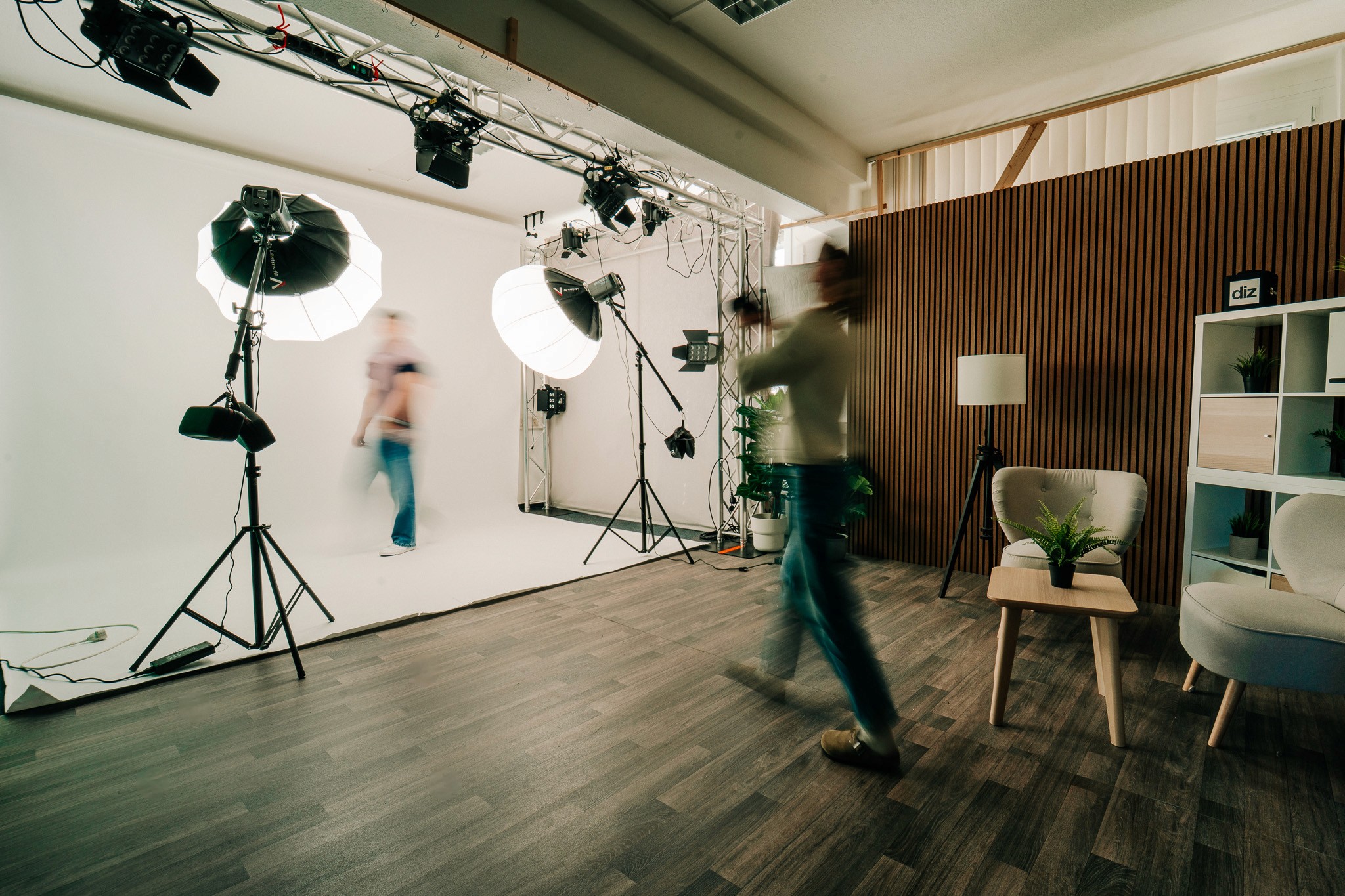 Do Something Great neon sign