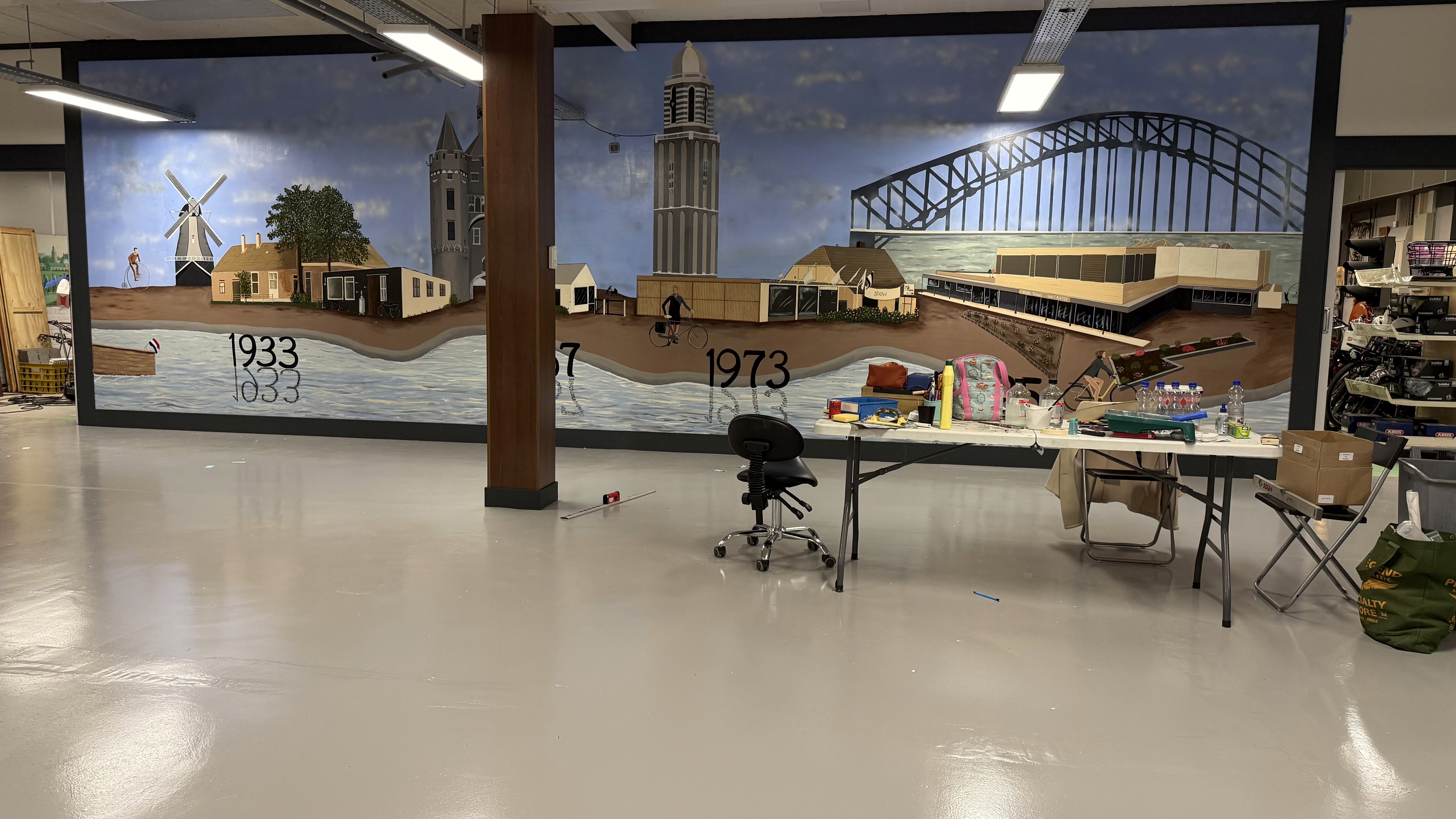 klein meisje op kruk