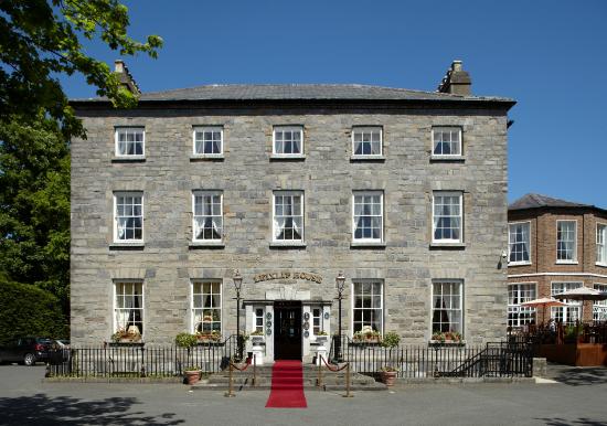 Leixlip House Hotel – A historic stone-built hotel with classic architecture.