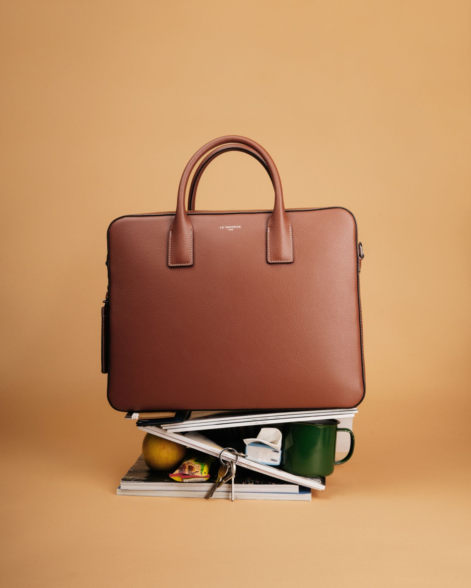 Prune Studio - Nature morte photographie - Le Tanneur - Briefcase