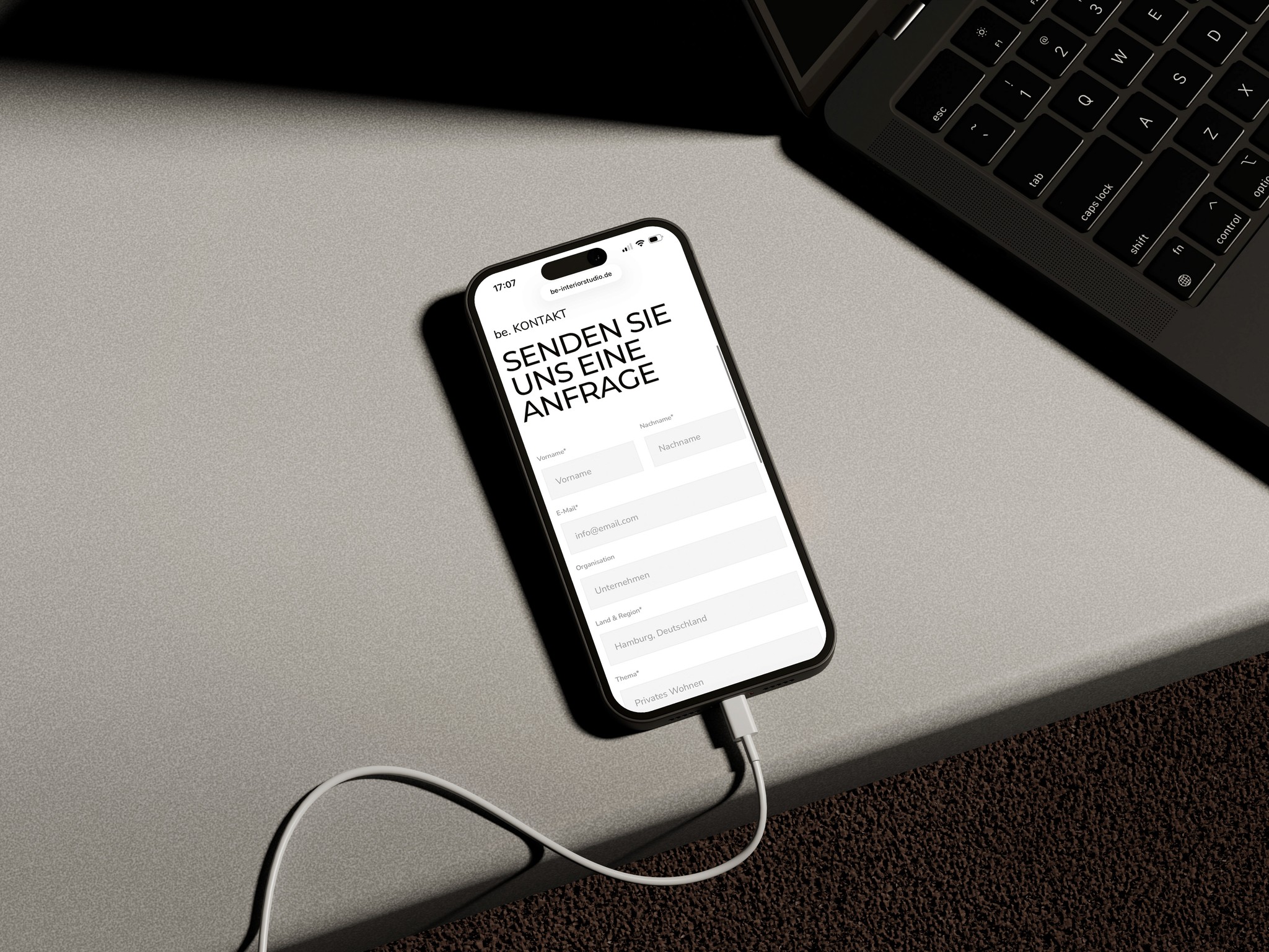 Mockup iPhone - Kontaktform