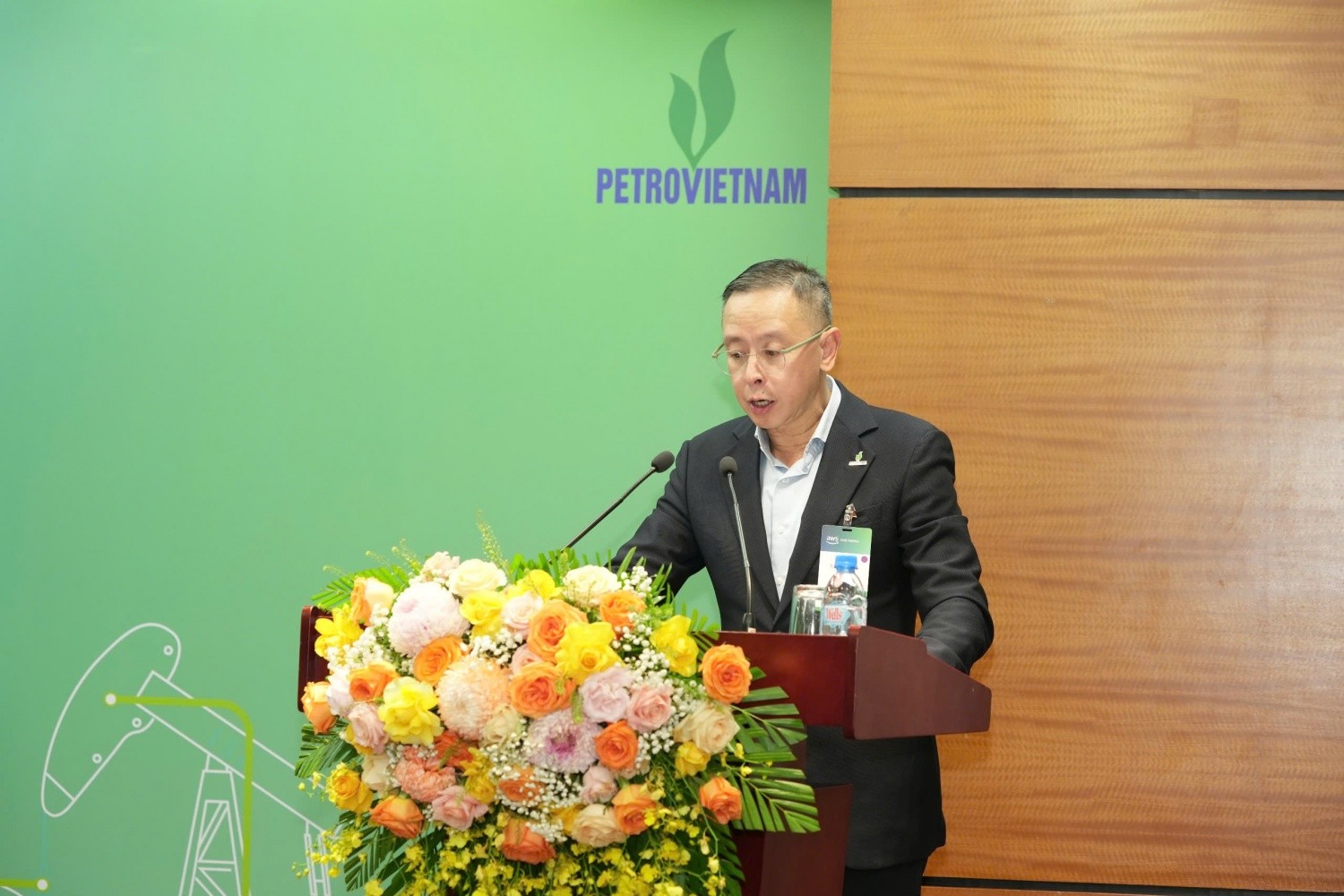 ông Trần Bình Minh, Thành viên Hội Đồng Thành viên Petrovietnam phát biểu tại hội thảo