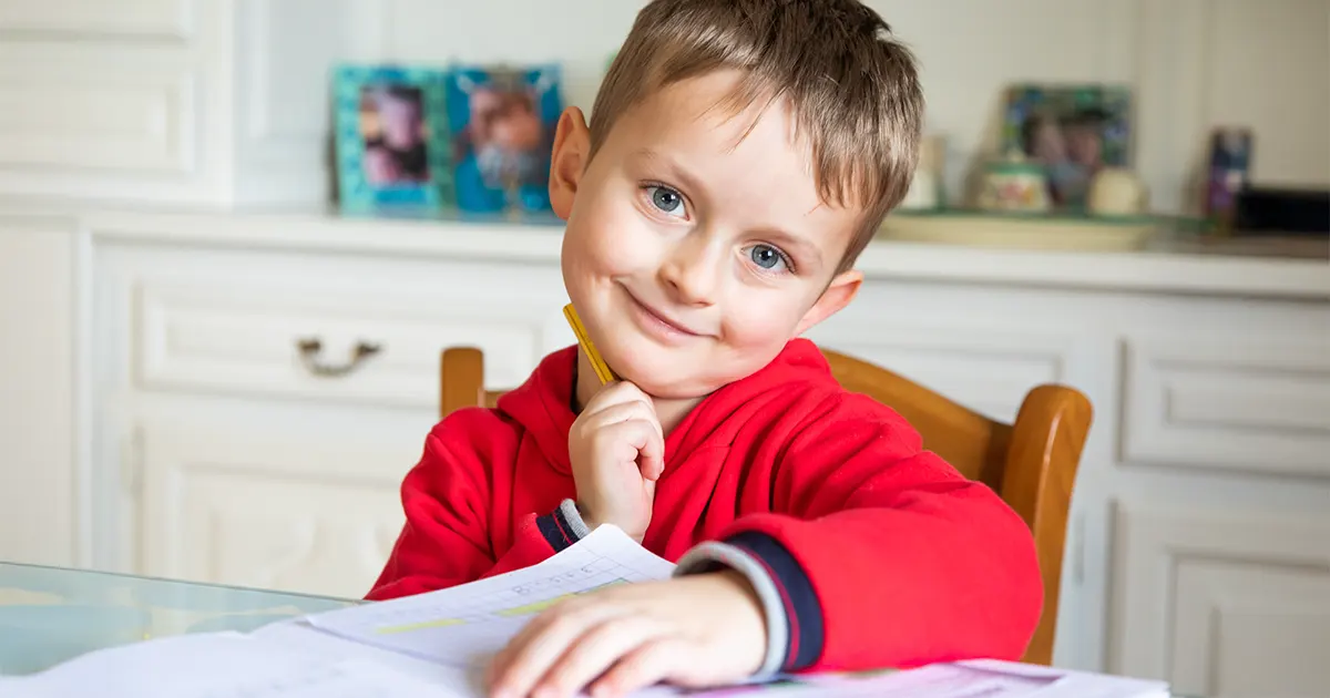 Illustrasjonsbilde av en gutt på syv år.