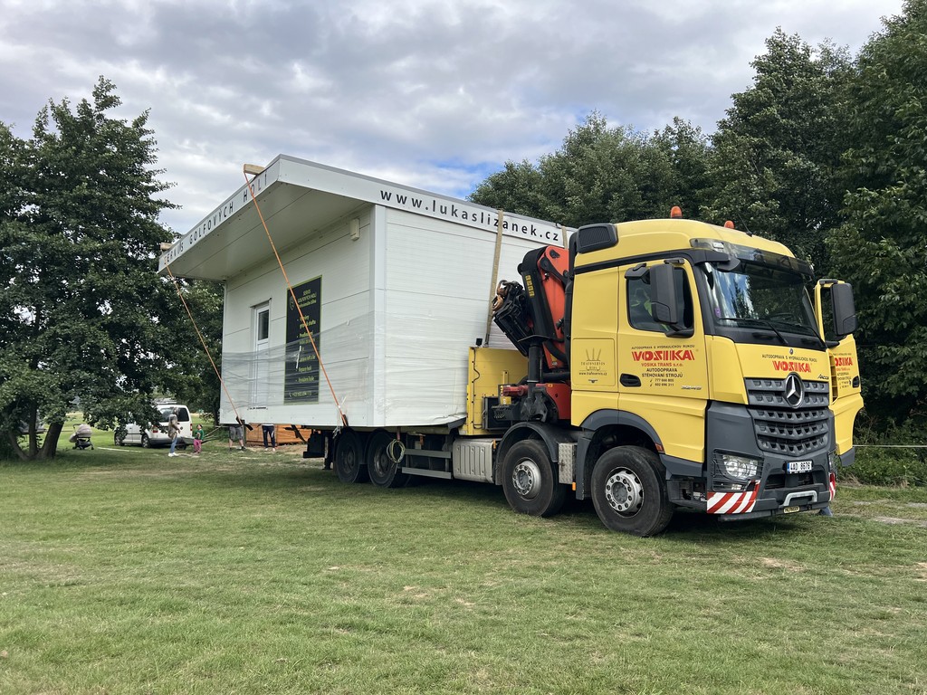 Vůz s nadměrným nákladem