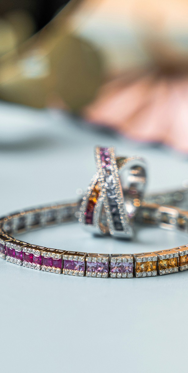 Hira's Gem and Jewelry Website Thumbnail Mobile