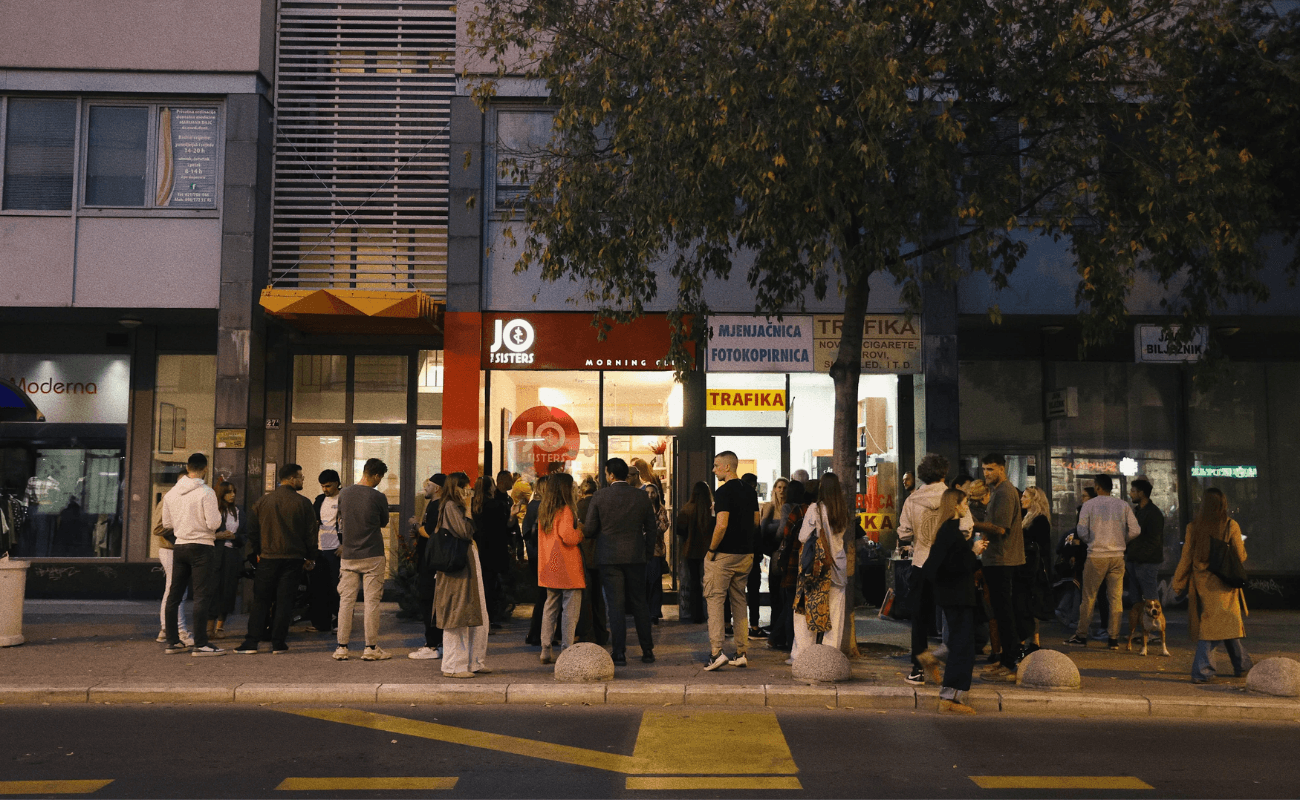 Jo & The Sisters Hangout