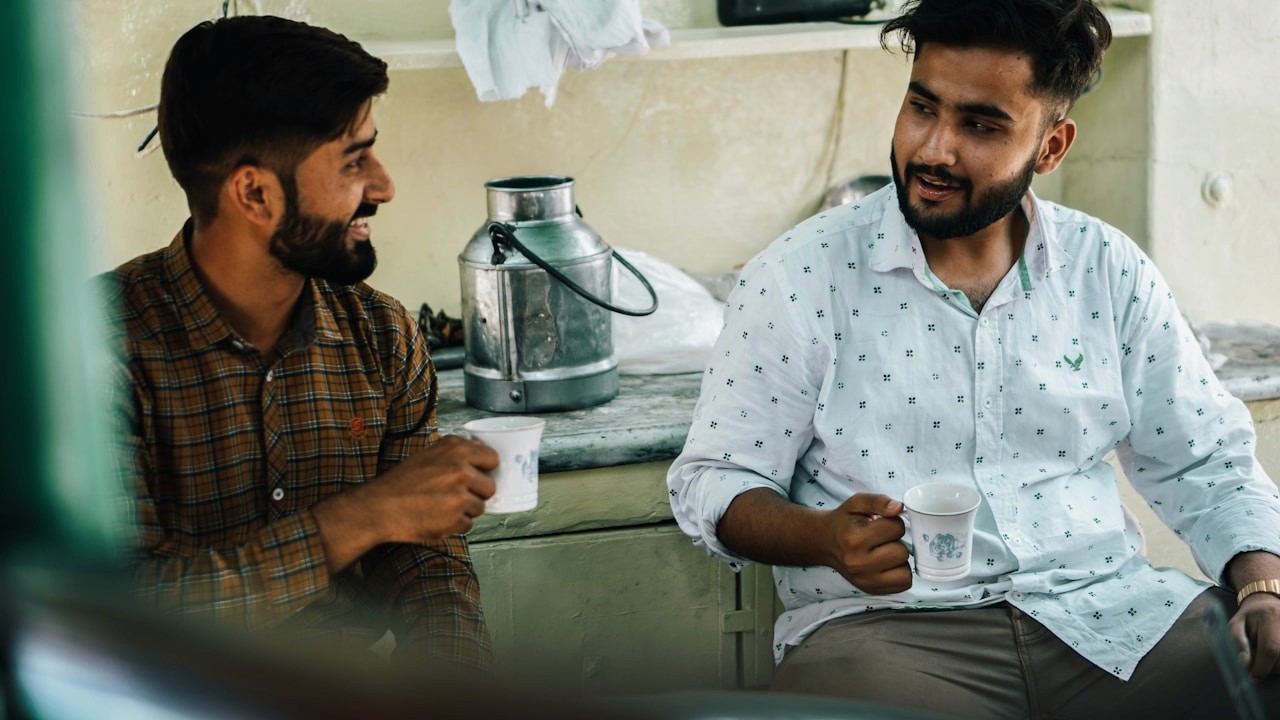 Two friends meeting for tea and having a one-on-one conversation | Photo by Muhammad Qasim Ali on Unsplash