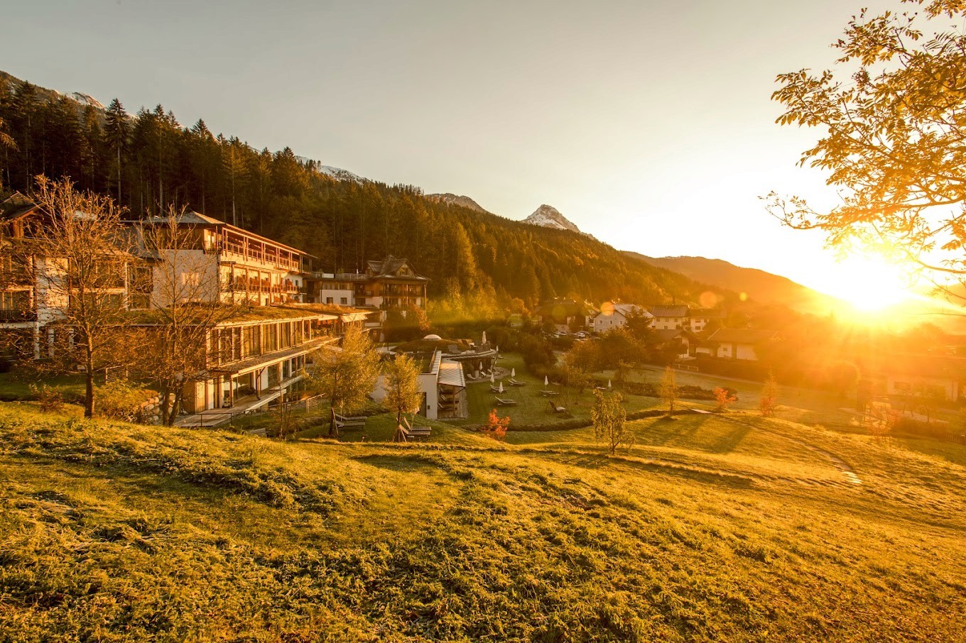 Biohotel der Daberer im Sonnenuntergang.