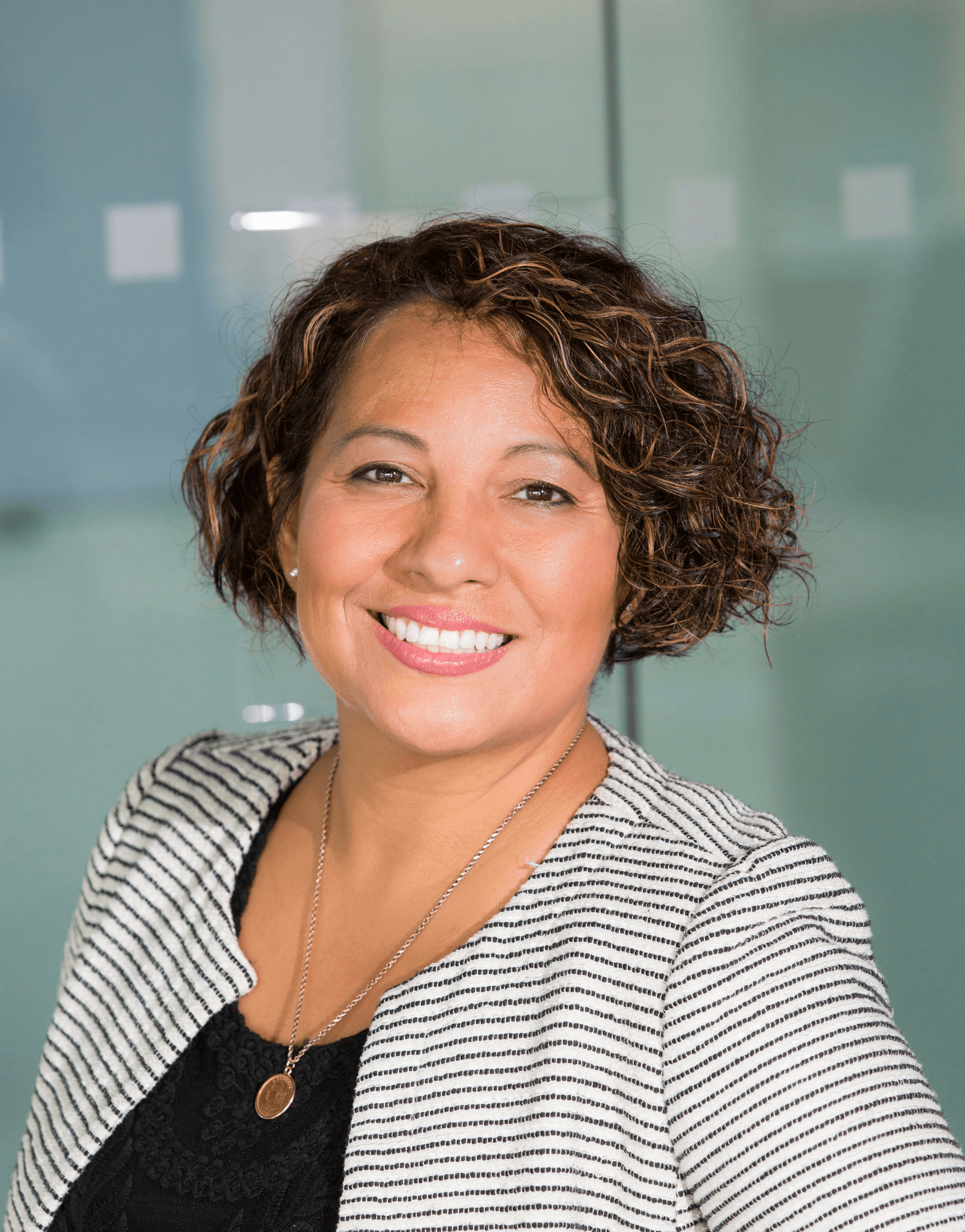 woman on focus photography