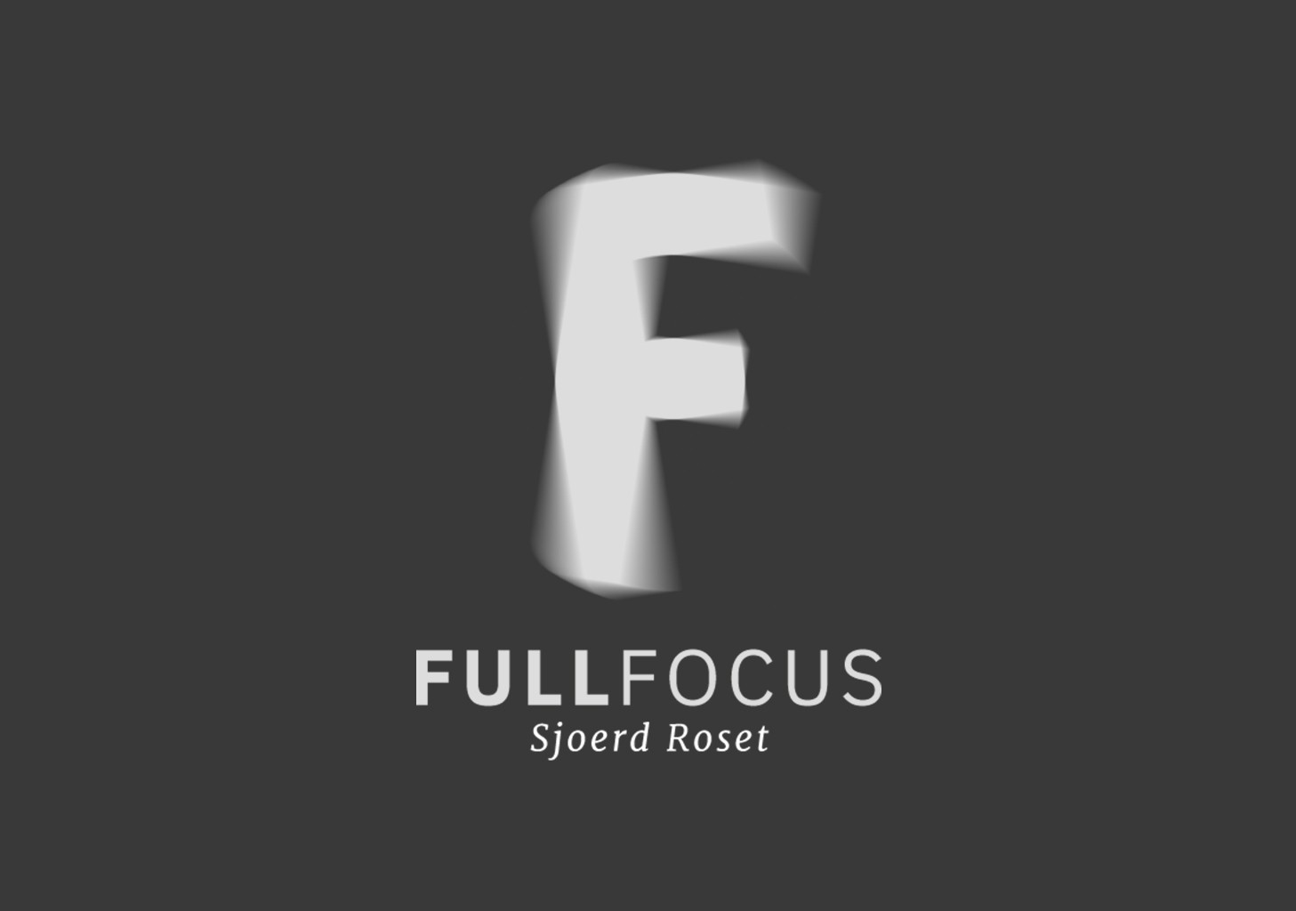 Logo de Full Focus en blanco sobre un fondo gris oscuro