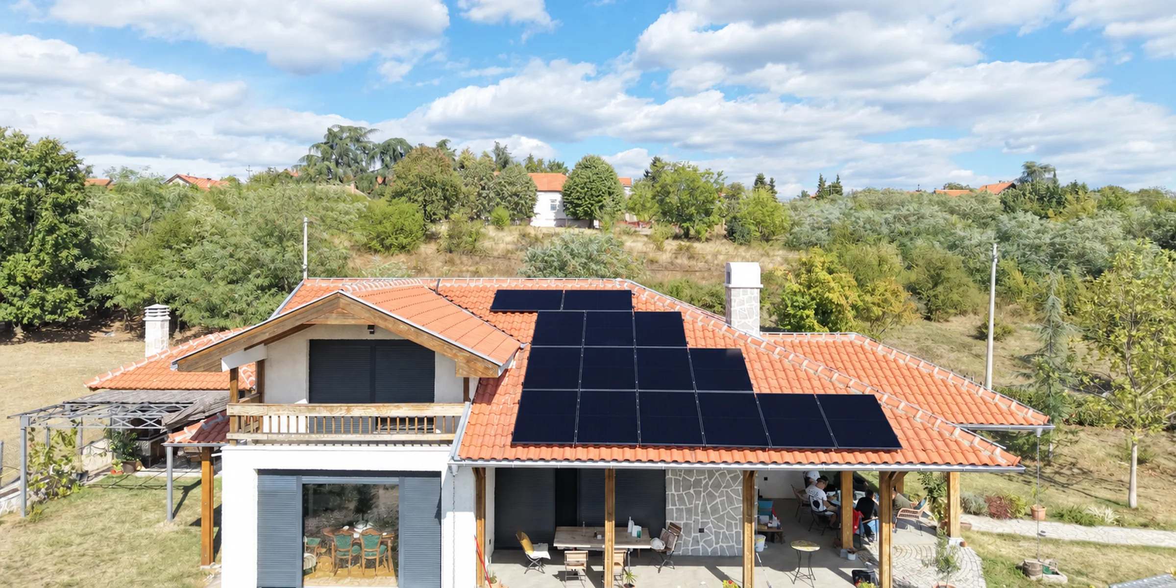 Solarni paneli na krovu kuće na Kosmaju (opština Sopot).