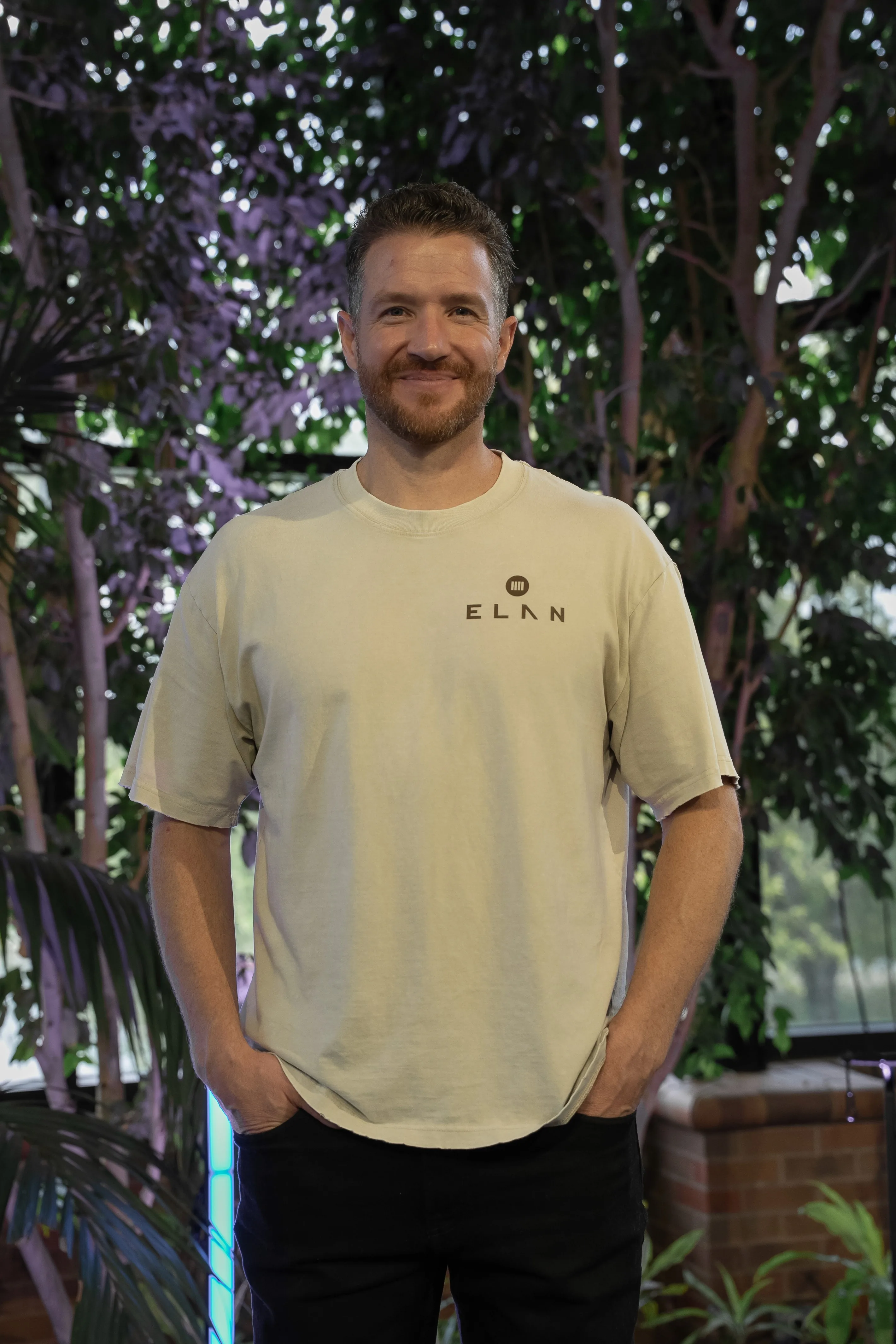 Ps. Max, leader of the Elan Man group