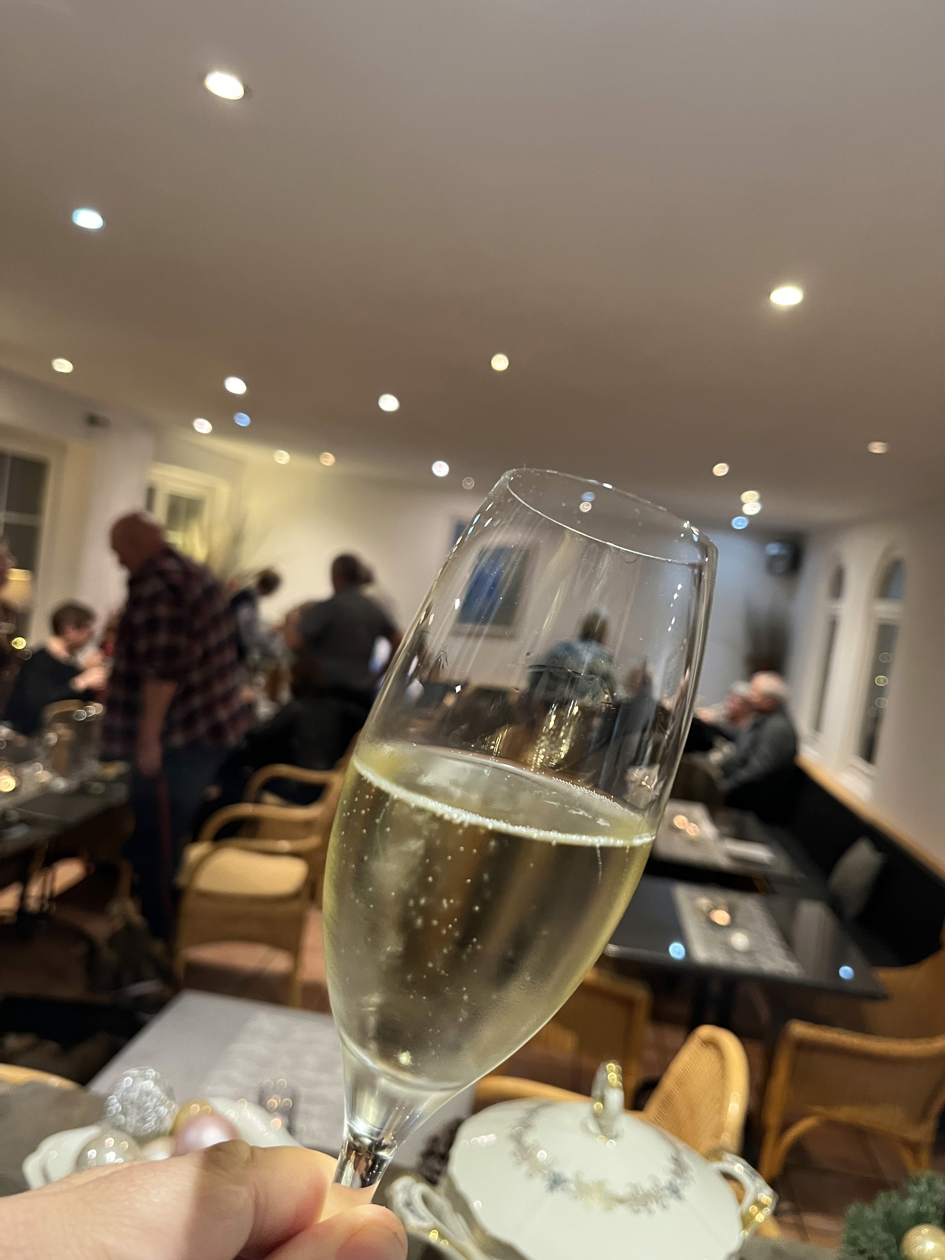 Mitternacht Anstossen mit Winzersekt