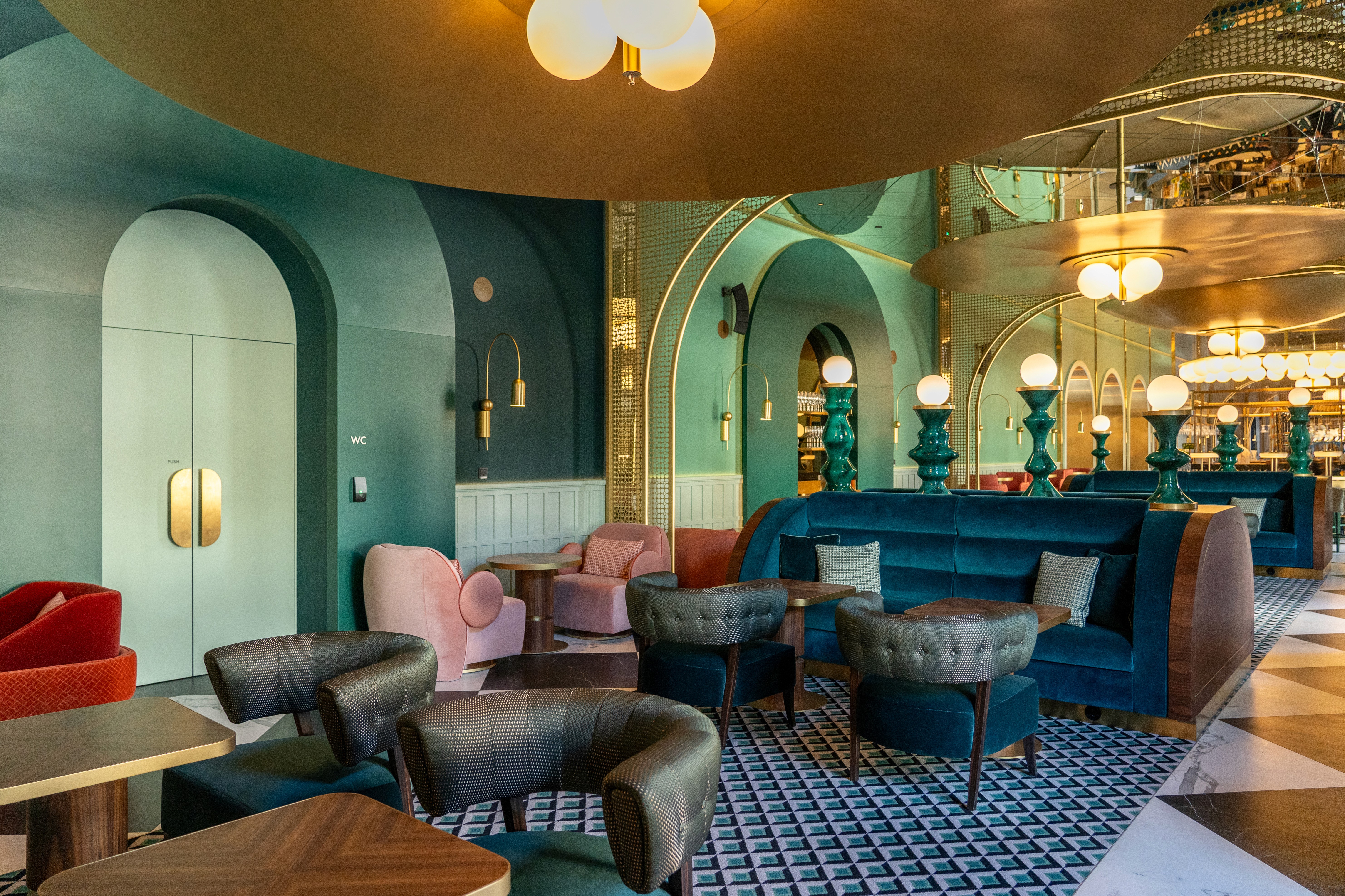 w budapest hotel_bar