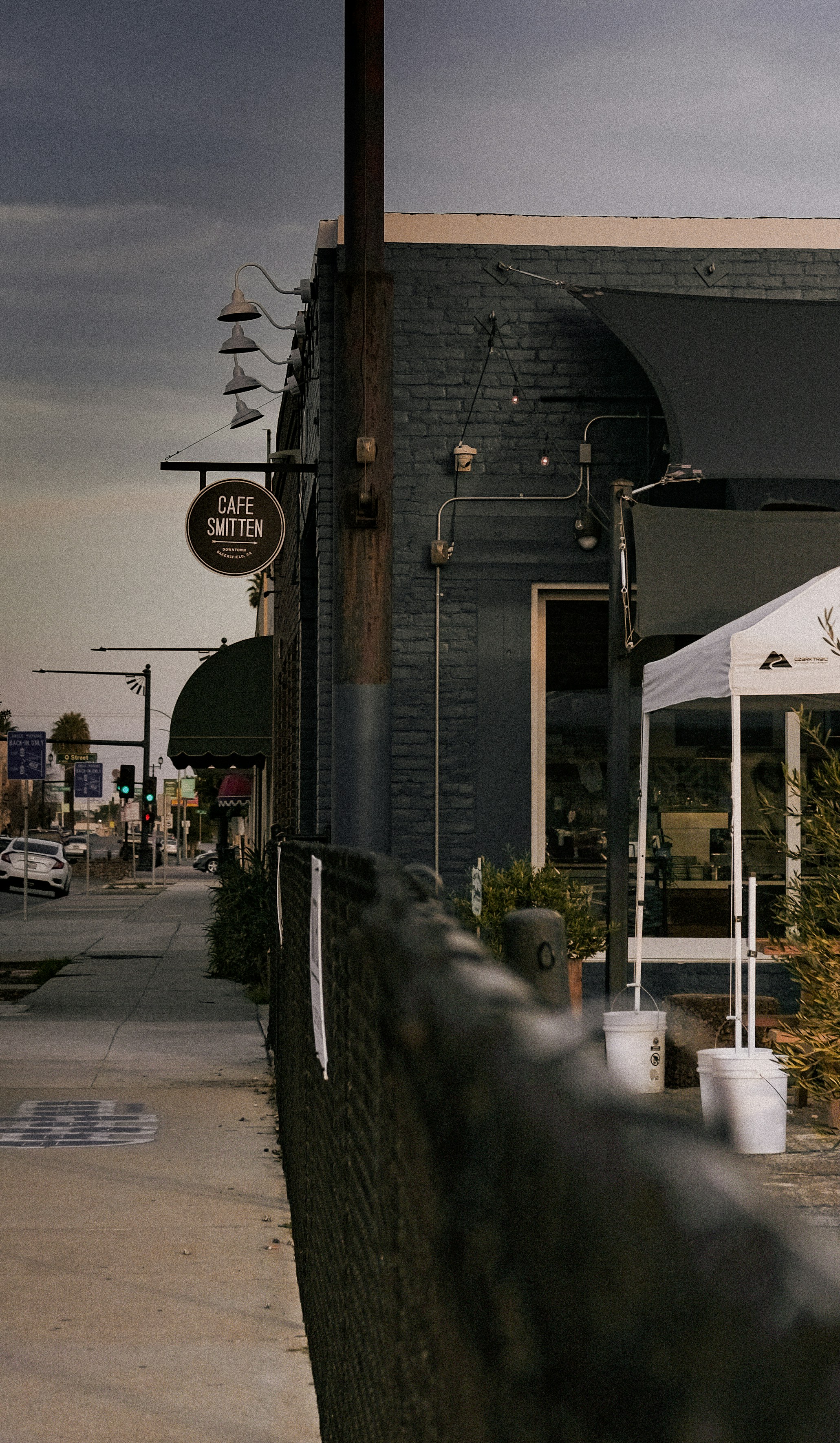 Pickup up package at a local business storefront with Kubby. Keep package secure at delivery and avoid package theft.