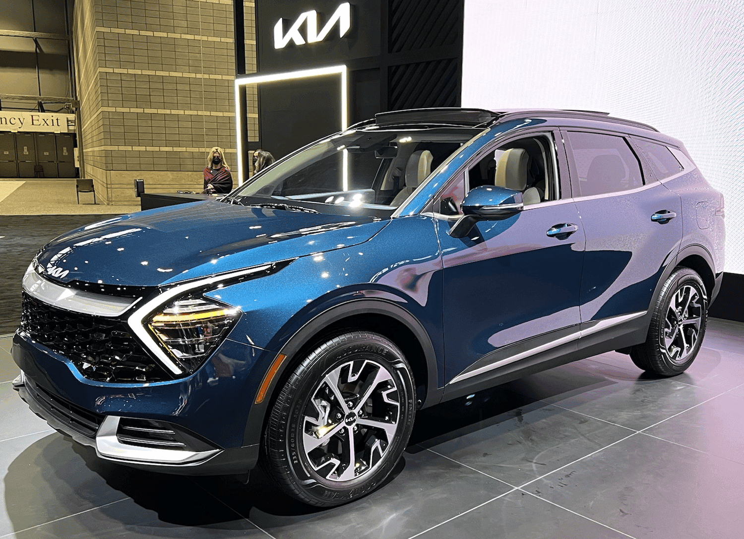 2023 Kia Sportage Hybrid at 2022 Chicago Auto Show