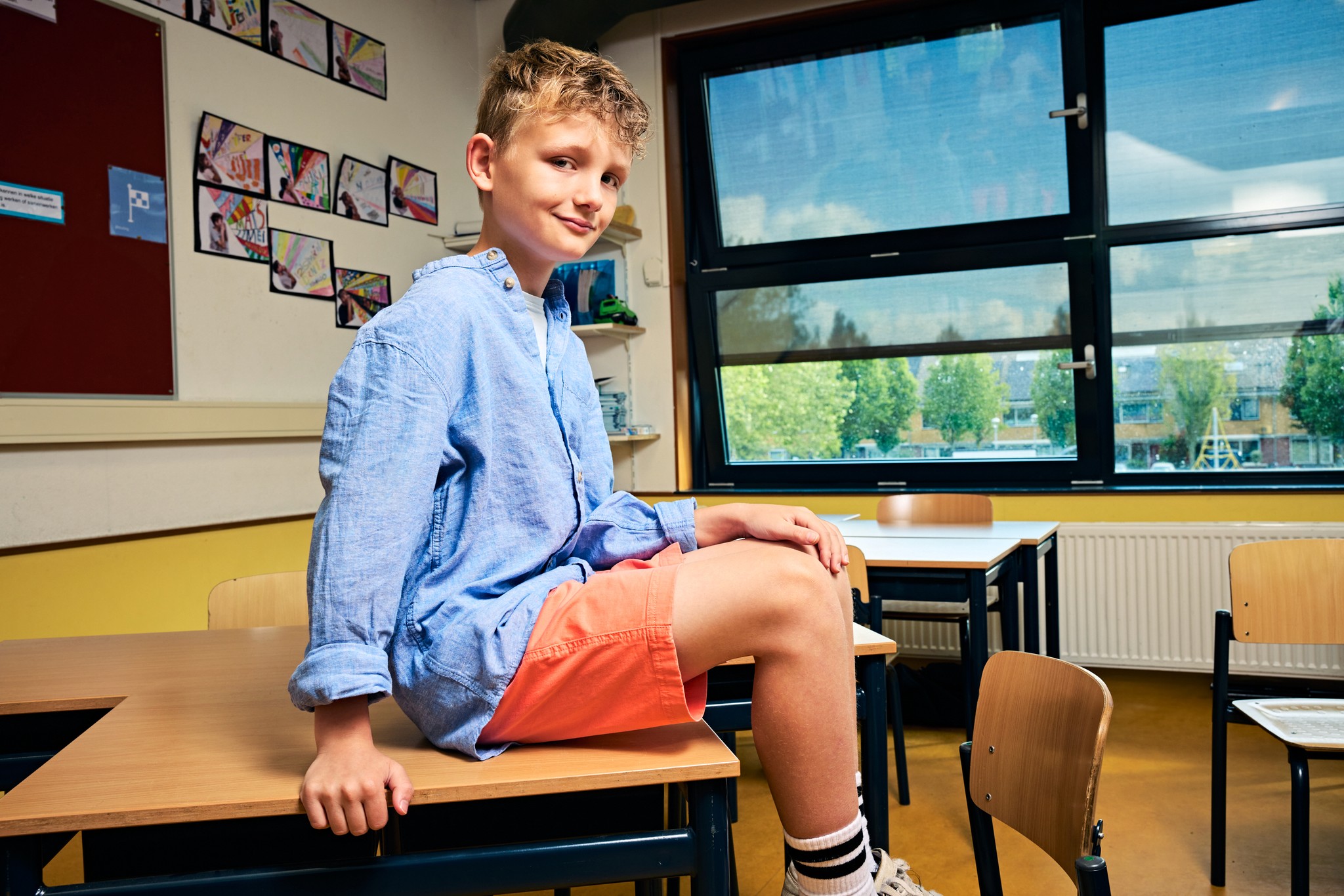 Vincent in korte broek in de klas