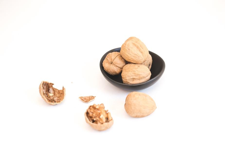 nuts nutshells 925x