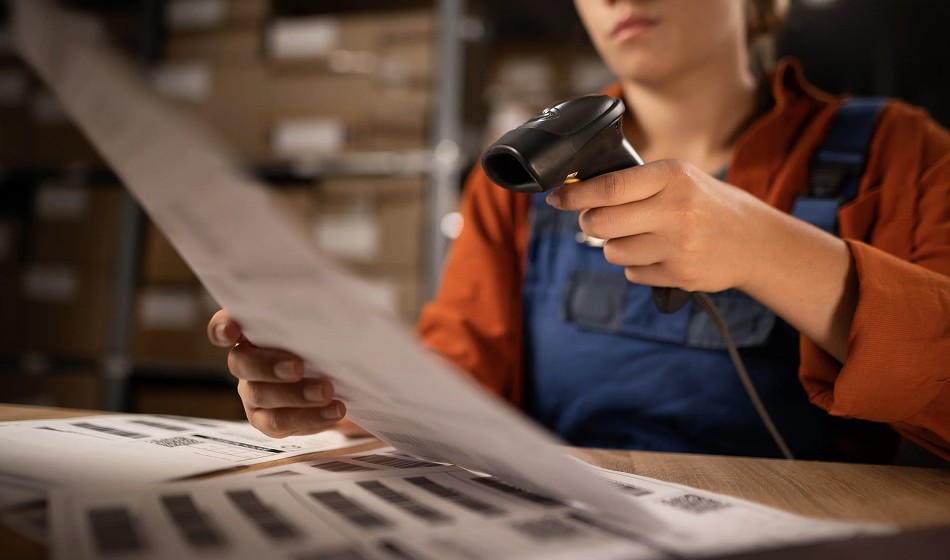 image of person scanning barcode for product traceability
