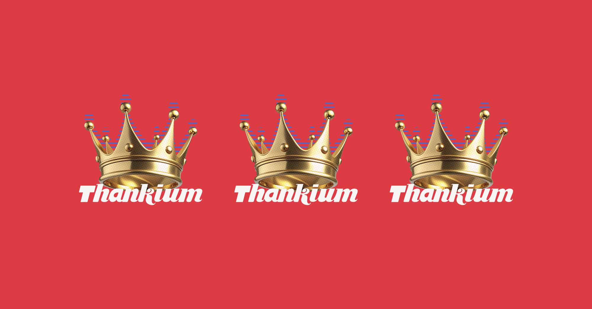 Corona dorada con texto "Thankium" en fondo rojo, diseño moderno y elegante.