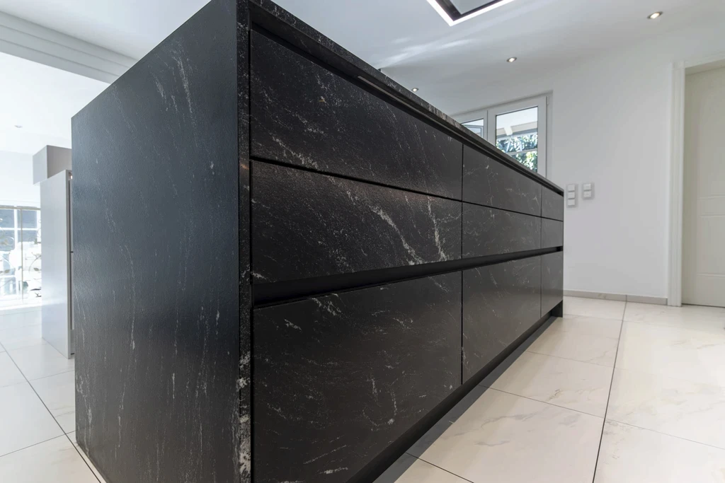 Naturstein Designer Küche Faber Söhne aus Stuttgart