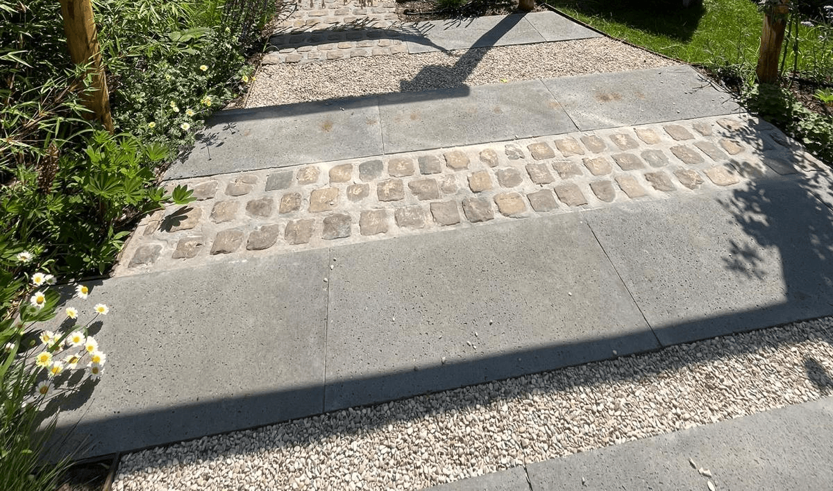 Tuin met natuurlijke materialen in Muiden - Art gardens