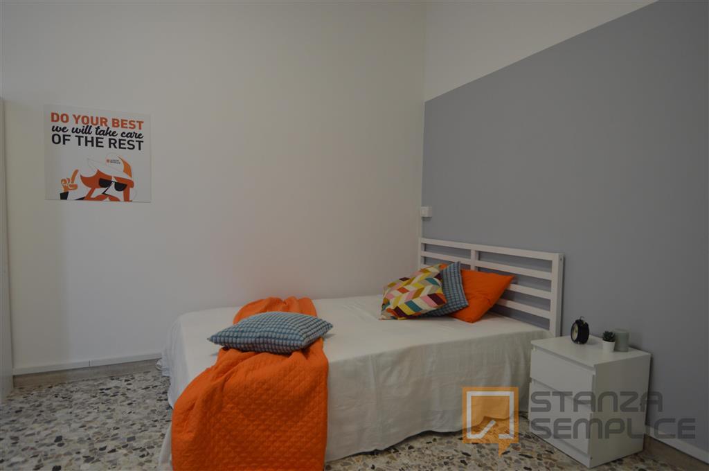 Stanza di 17.11 mq in Vicolo Franco Villa, Reggio Nell'Emilia