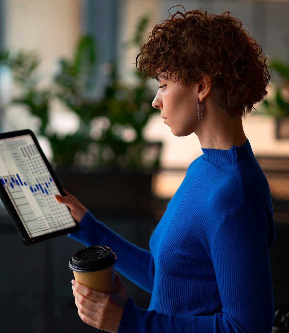 A Digital Transformation Consultant helps businesses harness the power of technology