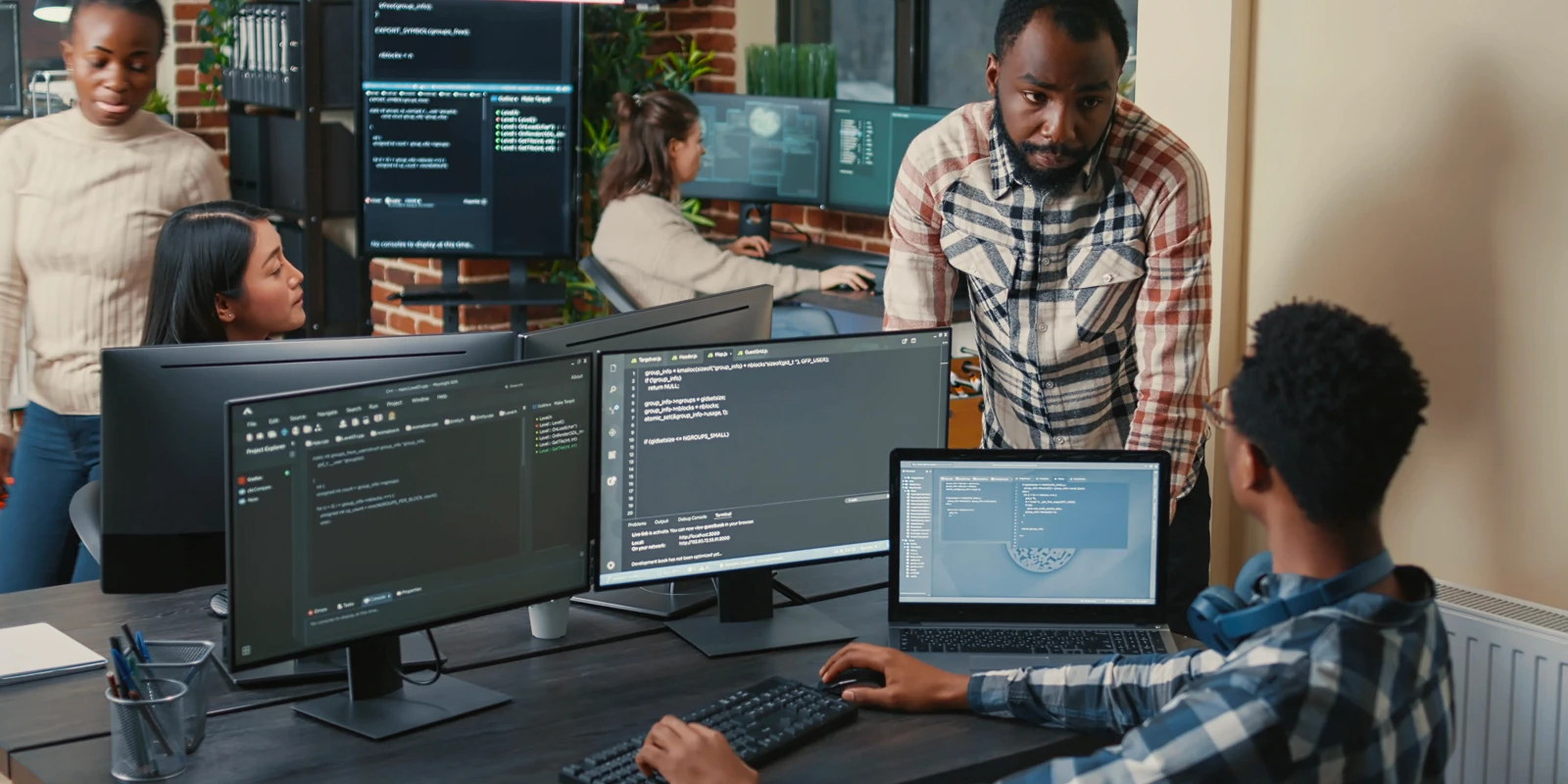 ما هي الواجهة الخلفية في تطوير تطبيقات الأجهزة المحمولة وكيفية اختيار الأفضل لمشروعك؟
