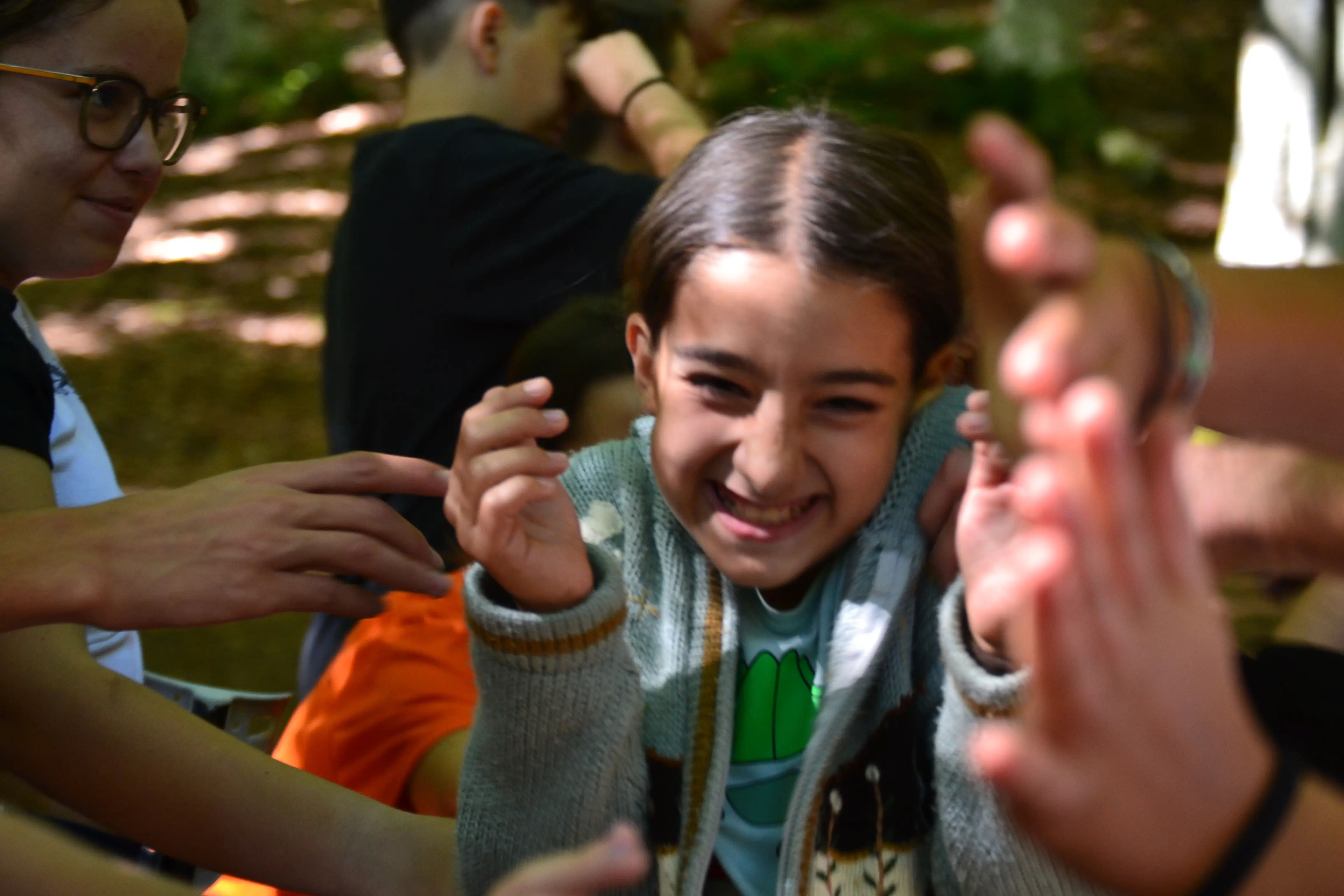 Andrea Modesti, istruttore di survival e bushcraft, esperto in campi avventura per ragazzi e corsi di sopravvivenza outdoor