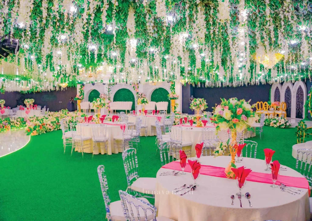 Panggung pelaminan garden Celestia Hall — venue pernikahan Jakarta