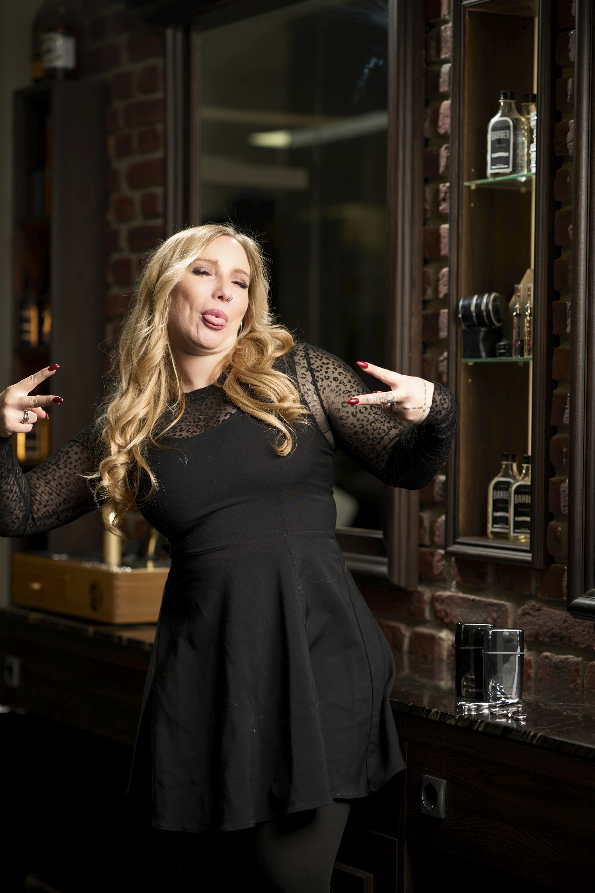 Friseur Salon Extreme Hair Stylistin