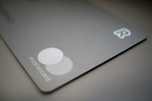 Revolut Offers Feeless Stablecoin Conversion. Photo By Viktor Forgacs On Unsplash.