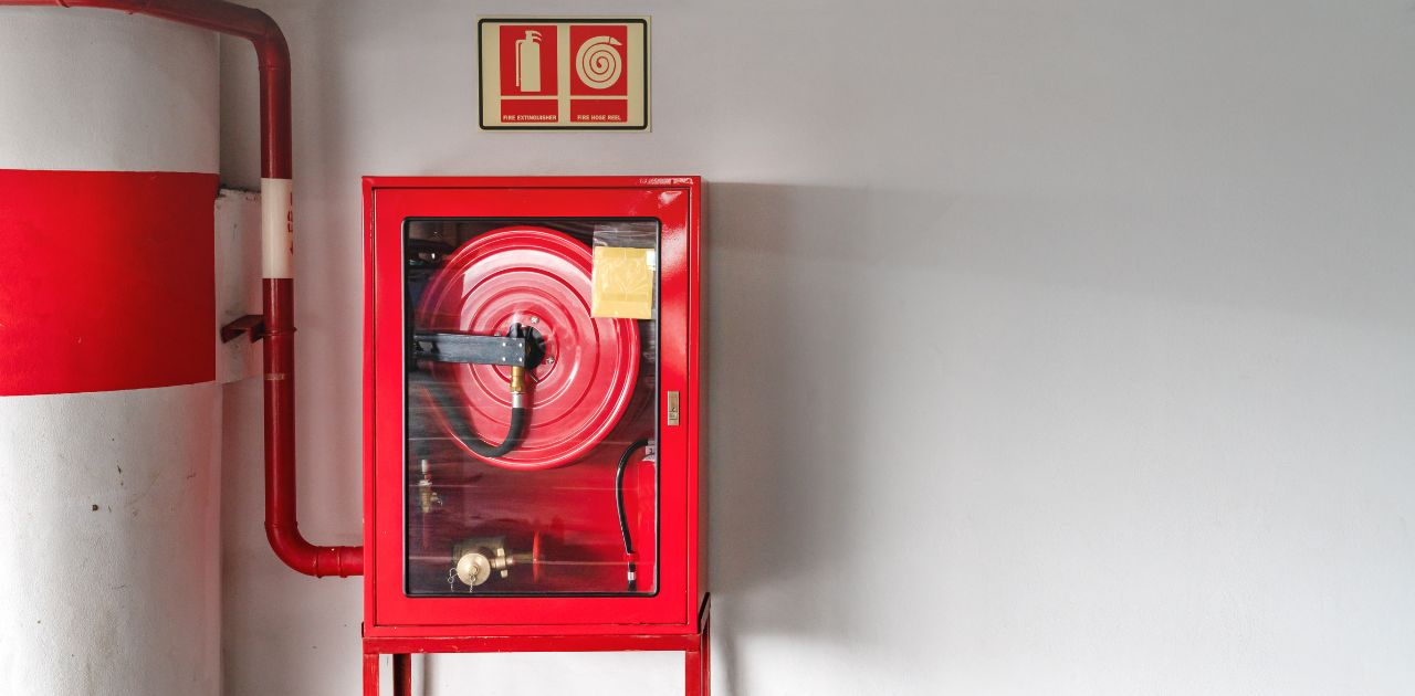 he-thong-thoat-hiem-van-phong