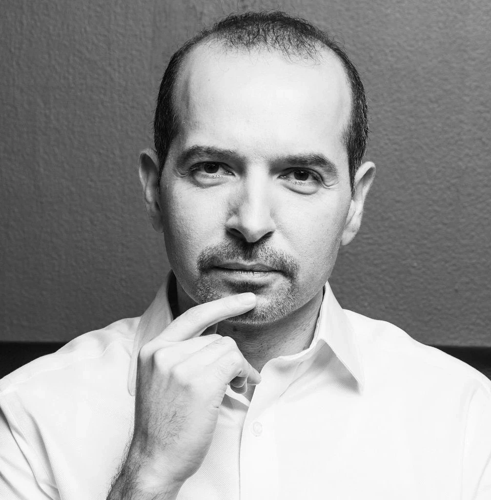 Black and white profile picture of Nawar Alsaadi who is the Co-Founder & Co-CEO at KanataQ