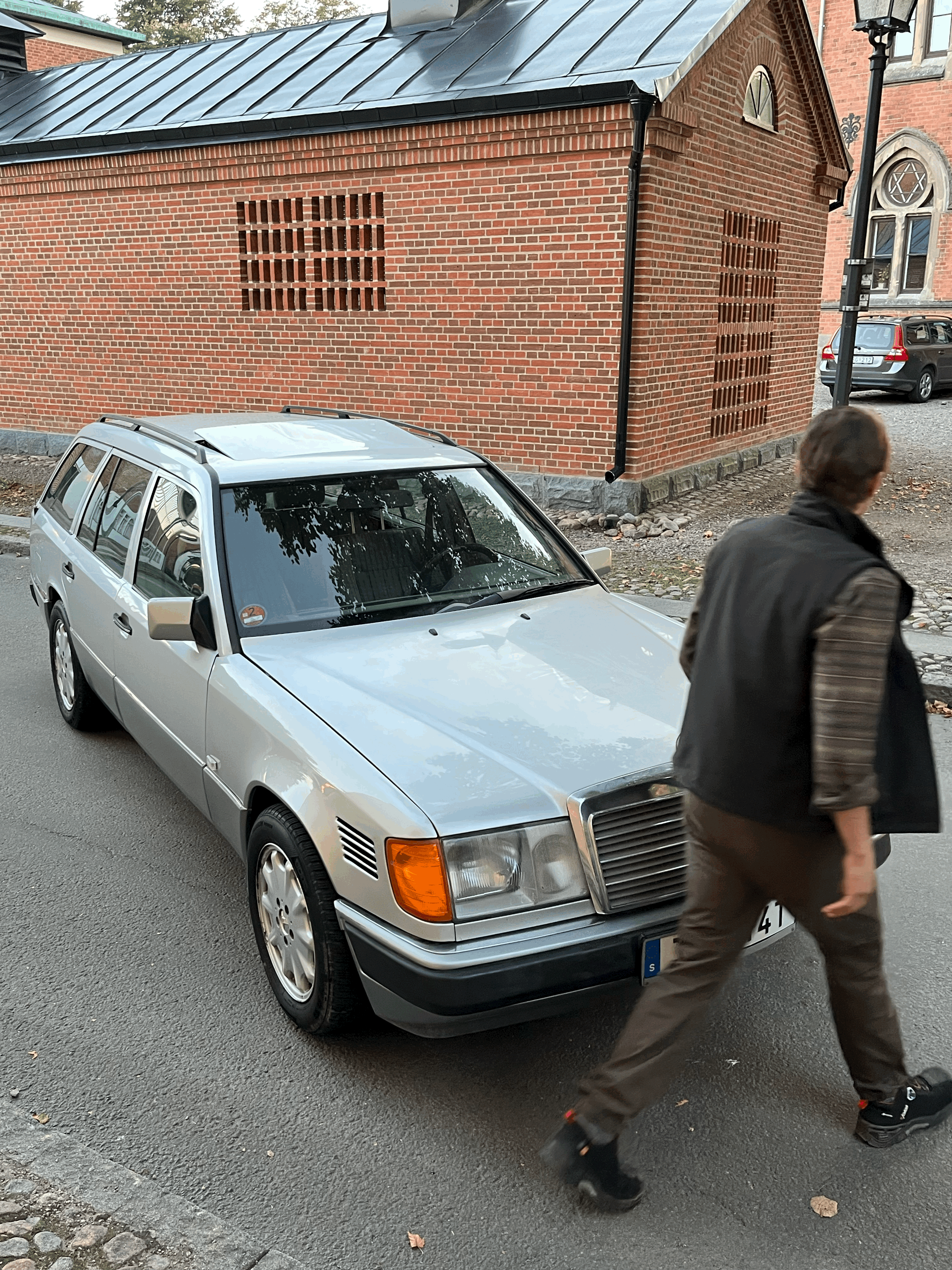 Mercedes Benz såld på uppdrag