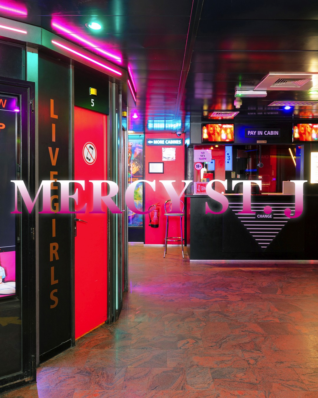 Sex Palace van Casa Rosso is onderdeel van de iconische raam- en clubcultuur van de Warmoesstraat. De locatie belichaamt de commerciële en performatieve kant van seksualiteit in de stad, zichtbaar, gereguleerd en voortdurend bekeken. Als paviljoen nodigt Sex Palace uit tot reflectie op macht, verlangen en de manier waarop intimiteit publiek wordt gemaakt.