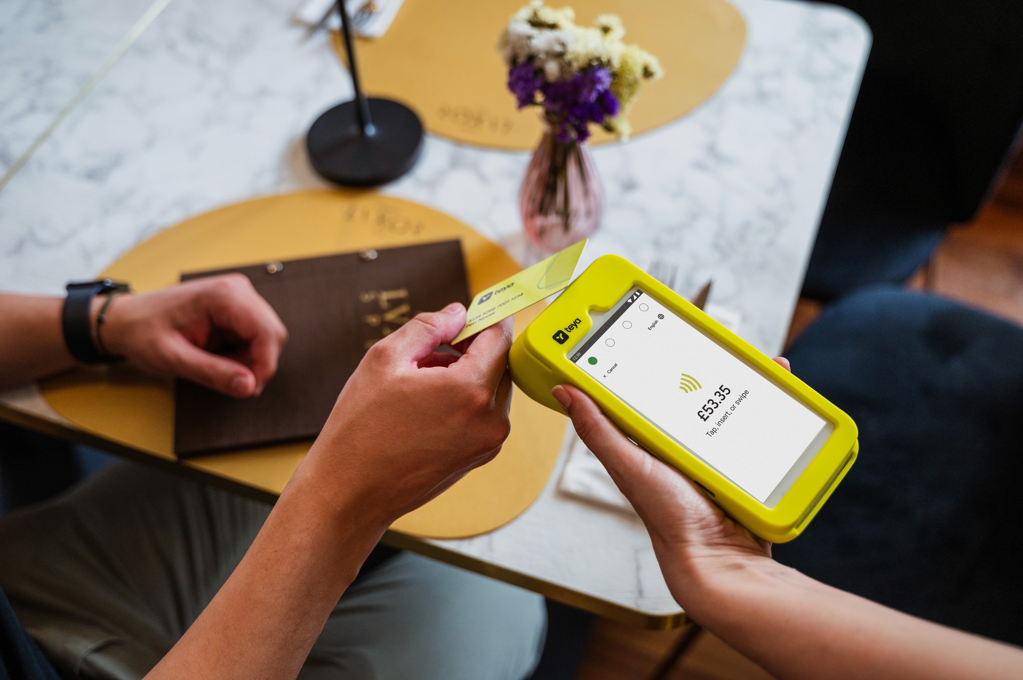 Card Machine Teya in action