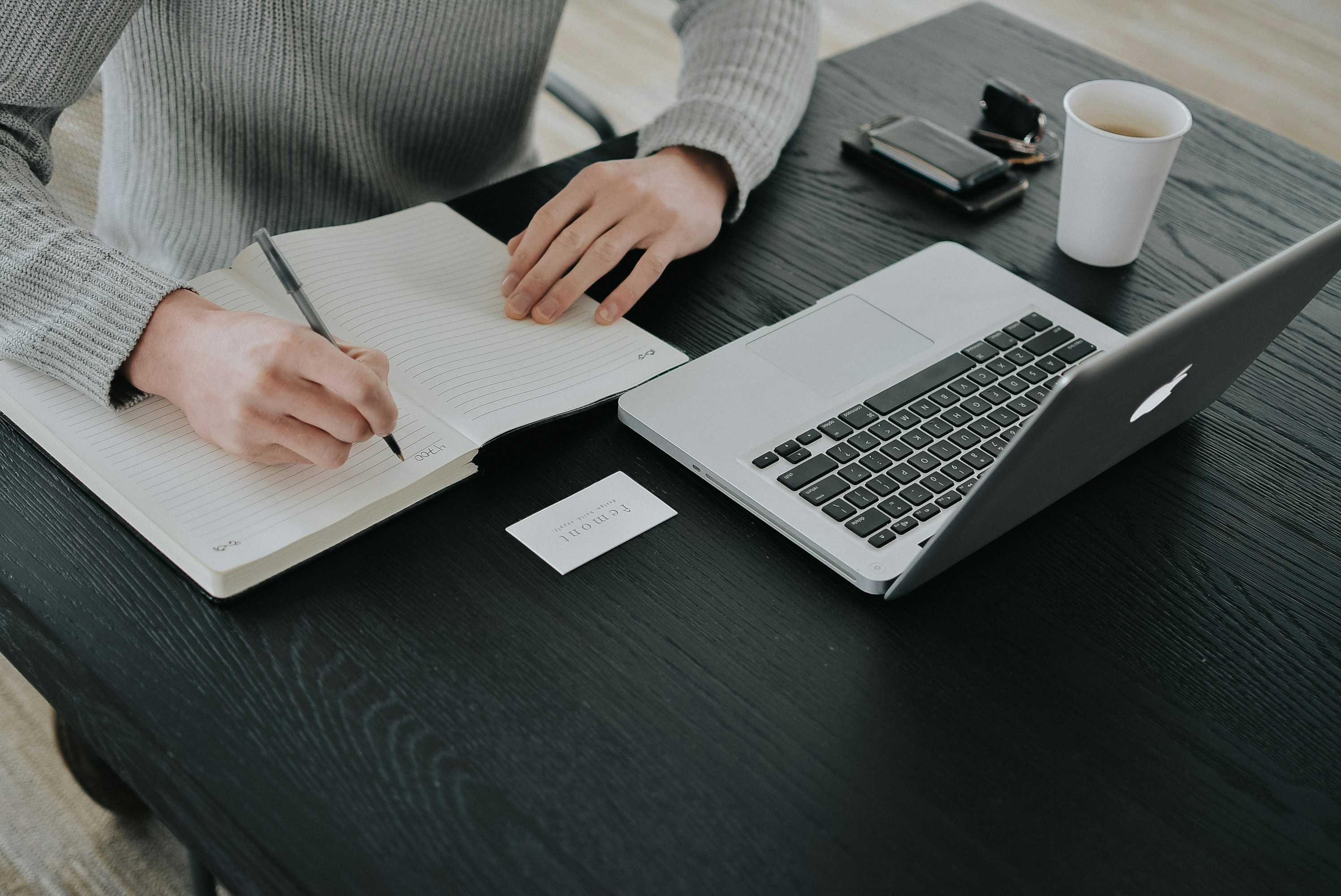 woman focused on How To Synthesize Sources